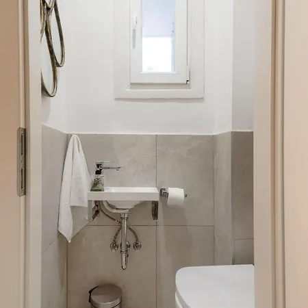 3br By New York Cafe In Iconic District شقة بودابست