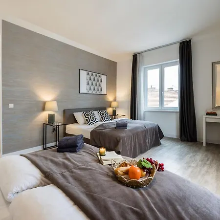 شقة 3br By New York Cafe In Iconic District بودابست