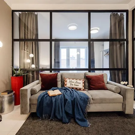 شقة 3br By New York Cafe In Iconic District *