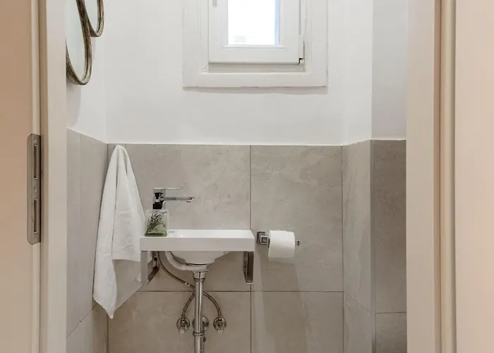 3br By New York Cafe In Iconic District شقة بودابست