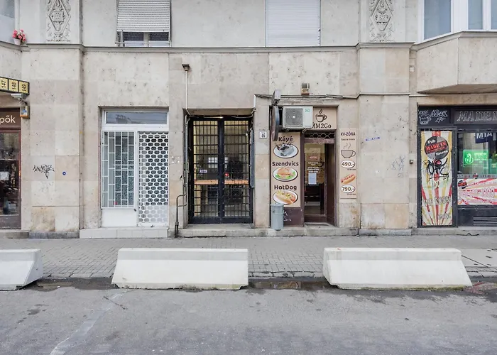 3br By New York Cafe In Iconic District شقة بودابست