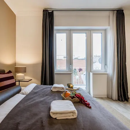 Lägenhet 3br By New York Cafe In Iconic District Budapest